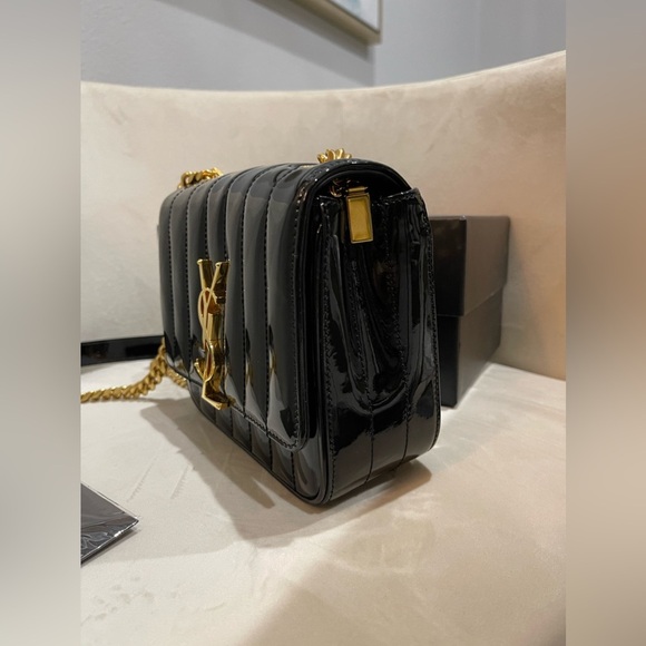 Saint Laurent Vicky in Patent Leather - Picture 8 of 12